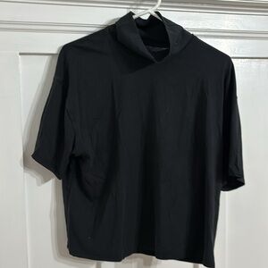Lululemon crop turtleneck shirt
